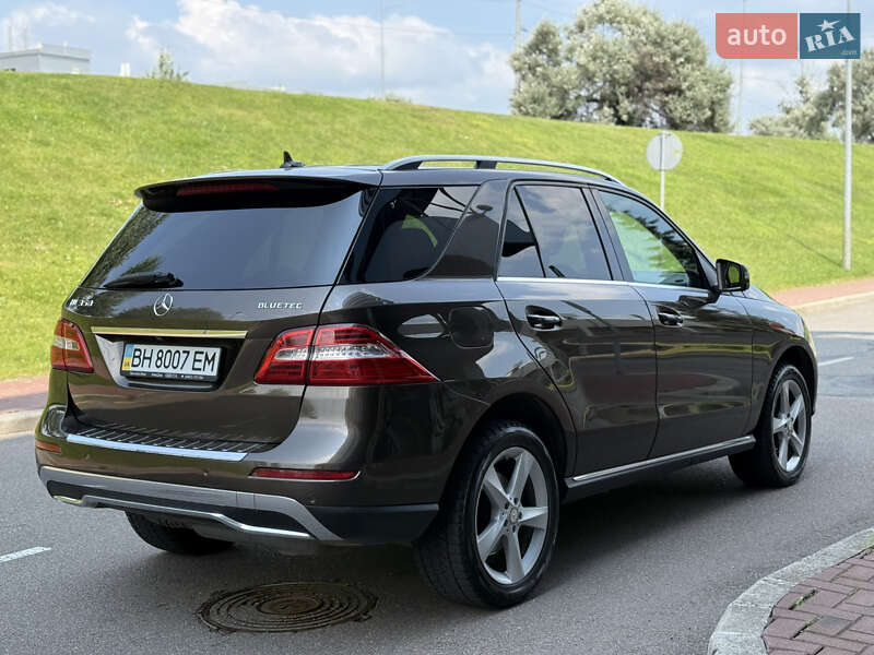 Внедорожник / Кроссовер Mercedes-Benz M-Class 2013 в Киеве