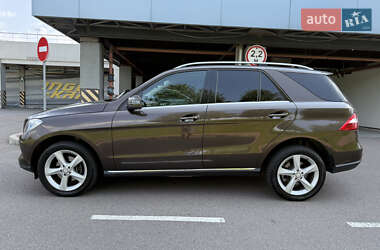 Позашляховик / Кросовер Mercedes-Benz M-Class 2013 в 