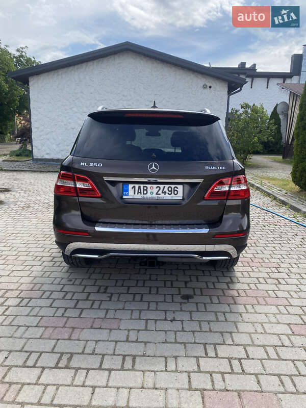 Позашляховик / Кросовер Mercedes-Benz M-Class 2013 в Косові