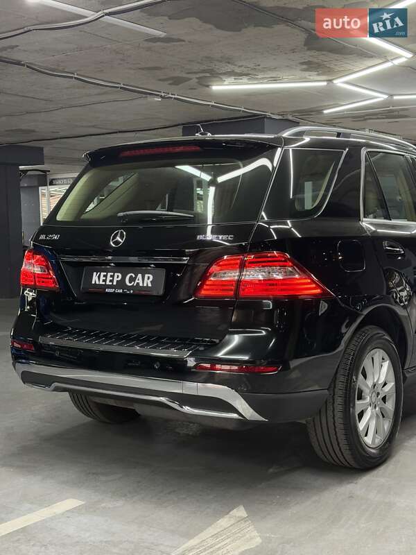 Позашляховик / Кросовер Mercedes-Benz M-Class 2015 в Одесі