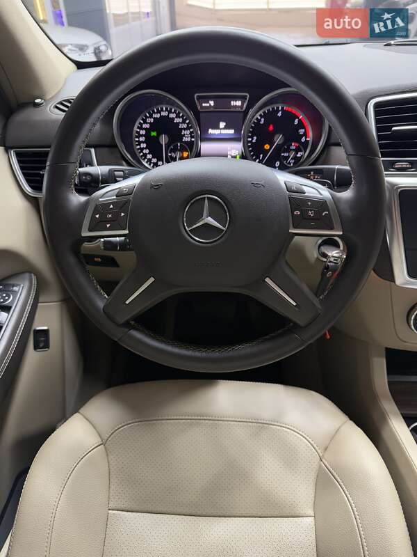 Позашляховик / Кросовер Mercedes-Benz M-Class 2015 в Одесі