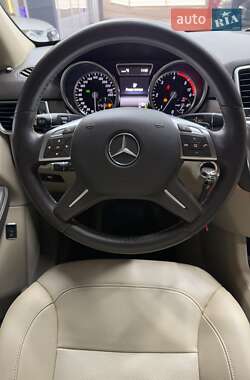 Позашляховик / Кросовер Mercedes-Benz M-Class 2015 в 