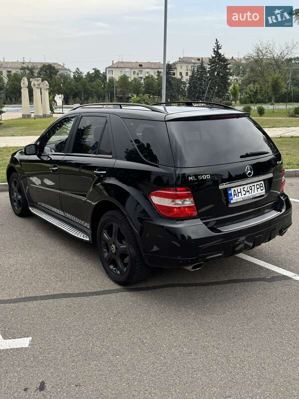 Внедорожник / Кроссовер Mercedes-Benz M-Class 2007 в 