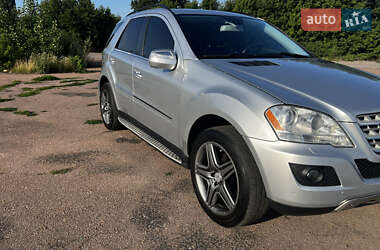 Внедорожник / Кроссовер Mercedes-Benz M-Class 2009 в 