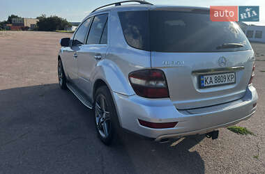 Внедорожник / Кроссовер Mercedes-Benz M-Class 2009 в 