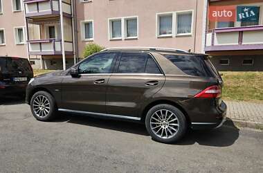 Внедорожник / Кроссовер Mercedes-Benz M-Class 2011 в Черновцах