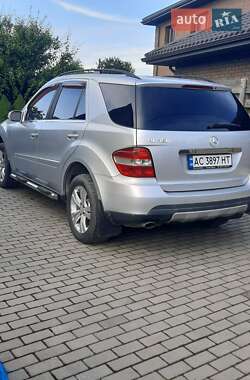 Внедорожник / Кроссовер Mercedes-Benz M-Class 2007 в 