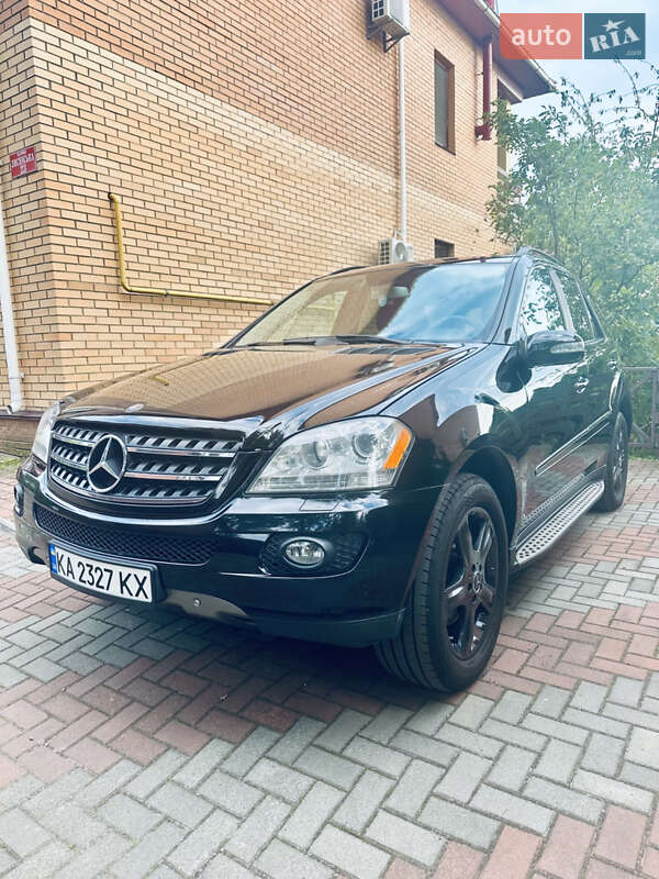 Позашляховик / Кросовер Mercedes-Benz M-Class 2008 в Києві