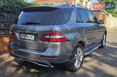 Позашляховик / Кросовер Mercedes-Benz M-Class 2013 в 