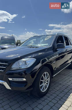 Внедорожник / Кроссовер Mercedes-Benz M-Class 2011 в Черновцах