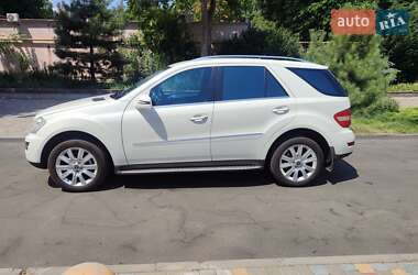 Внедорожник / Кроссовер Mercedes-Benz M-Class 2010 в 
