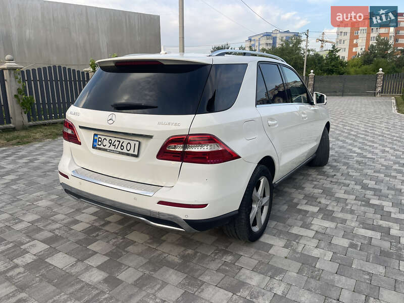Позашляховик / Кросовер Mercedes-Benz M-Class 2014 в Новояворівську