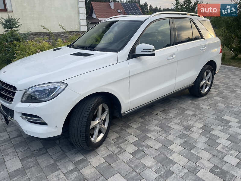 Позашляховик / Кросовер Mercedes-Benz M-Class 2014 в Новояворівську