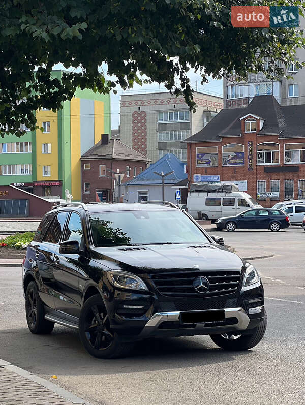 Внедорожник / Кроссовер Mercedes-Benz M-Class 2012 в 