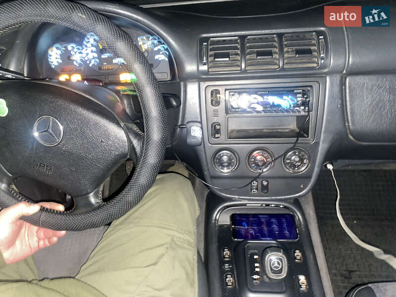 Внедорожник / Кроссовер Mercedes-Benz M-Class 2002 в Киеве