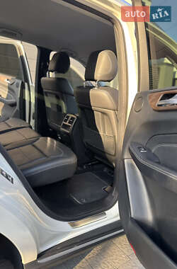 Позашляховик / Кросовер Mercedes-Benz M-Class 2013 в 