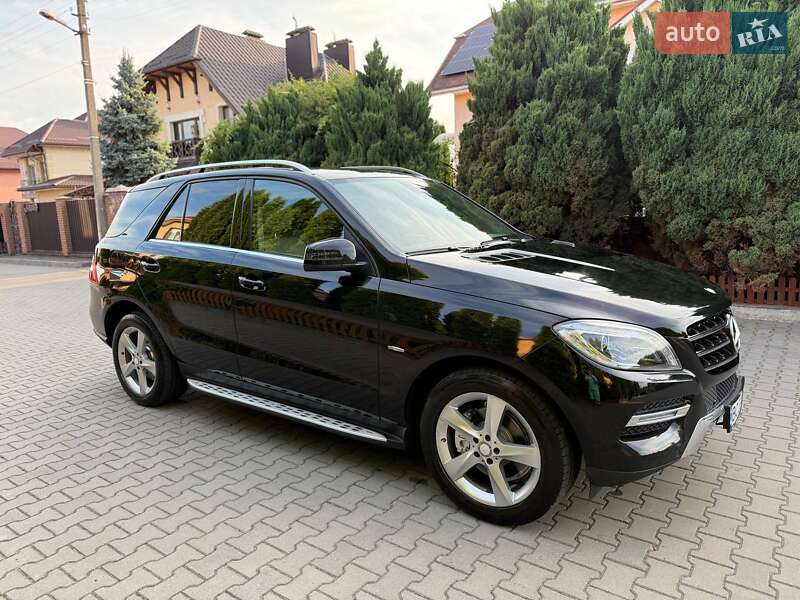 Позашляховик / Кросовер Mercedes-Benz M-Class 2012 в Хмельницькому
