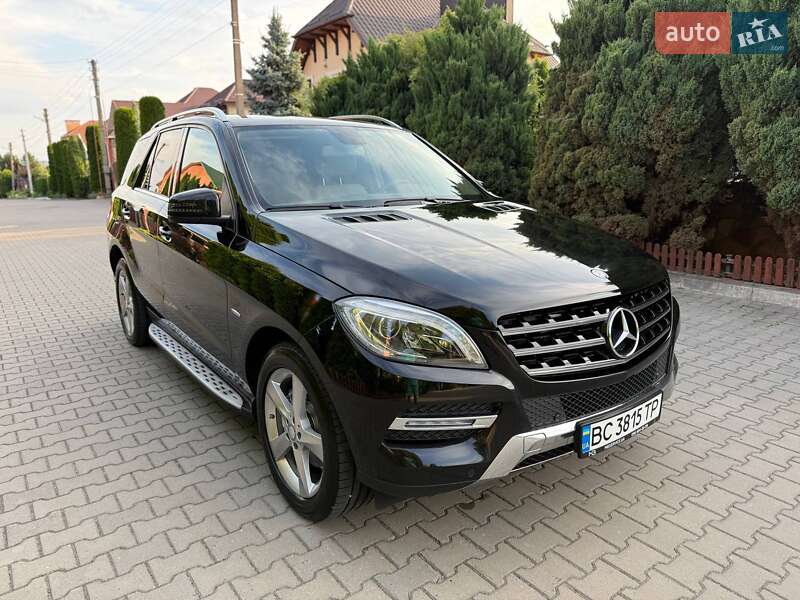 Позашляховик / Кросовер Mercedes-Benz M-Class 2012 в Хмельницькому