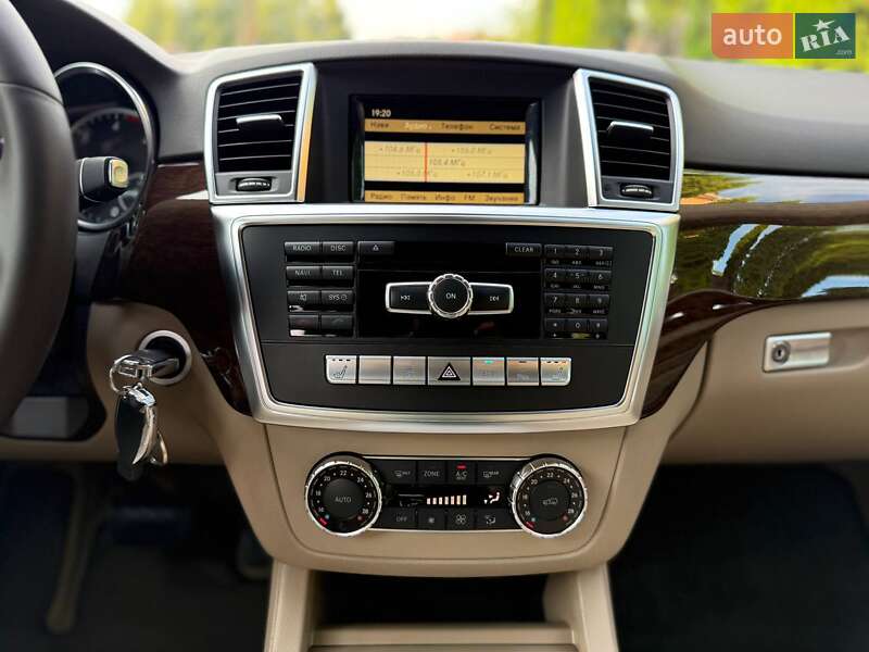 Позашляховик / Кросовер Mercedes-Benz M-Class 2012 в Хмельницькому