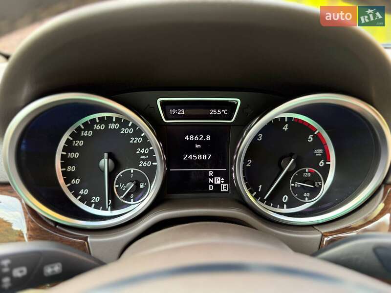 Позашляховик / Кросовер Mercedes-Benz M-Class 2012 в Хмельницькому