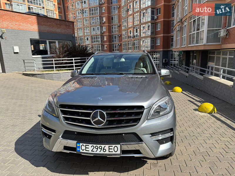 Позашляховик / Кросовер Mercedes-Benz M-Class 2012 в Чернівцях