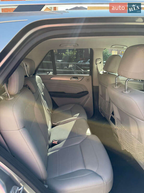 Позашляховик / Кросовер Mercedes-Benz M-Class 2012 в Чернівцях