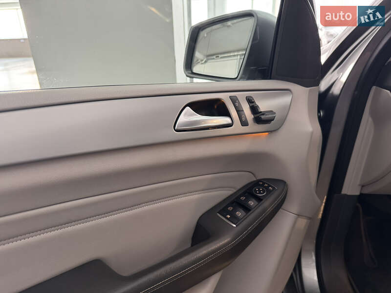 Позашляховик / Кросовер Mercedes-Benz M-Class 2012 в Чернівцях
