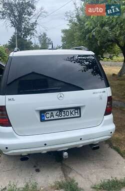 Позашляховик / Кросовер Mercedes-Benz M-Class 2000 в 