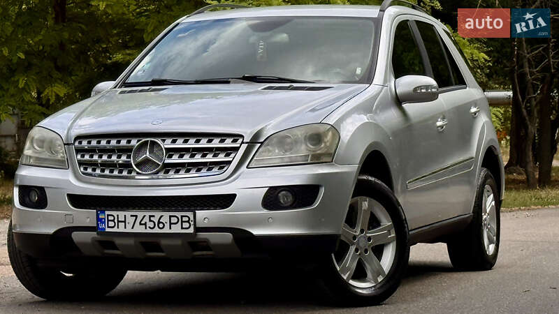 Позашляховик / Кросовер Mercedes-Benz M-Class 2005 в 
