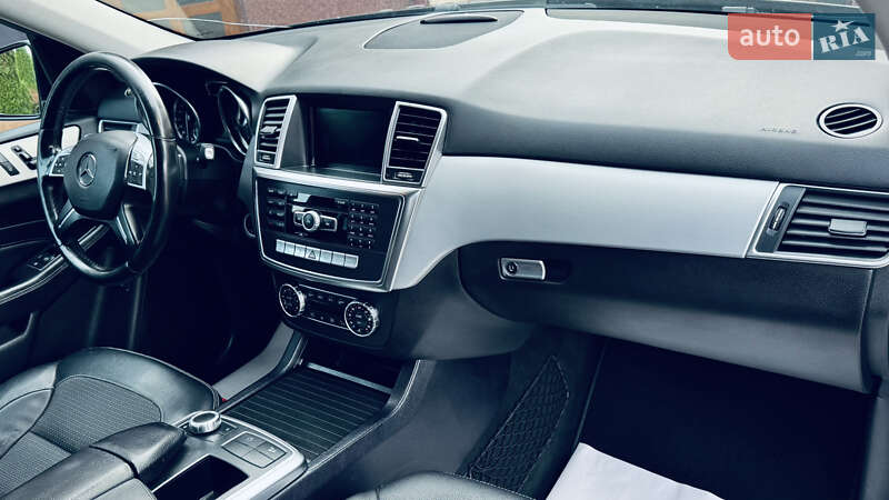 Внедорожник / Кроссовер Mercedes-Benz M-Class 2012 в Сваляве