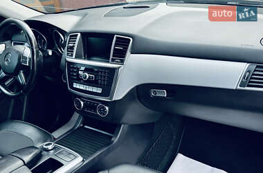 Внедорожник / Кроссовер Mercedes-Benz M-Class 2012 в 