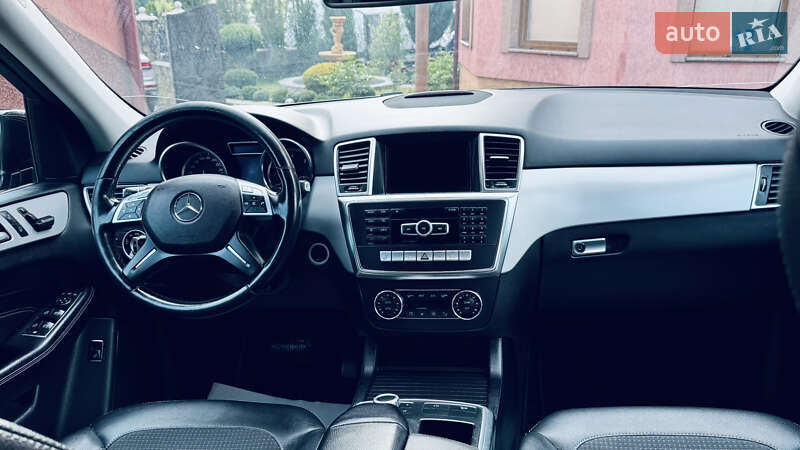 Внедорожник / Кроссовер Mercedes-Benz M-Class 2012 в Сваляве