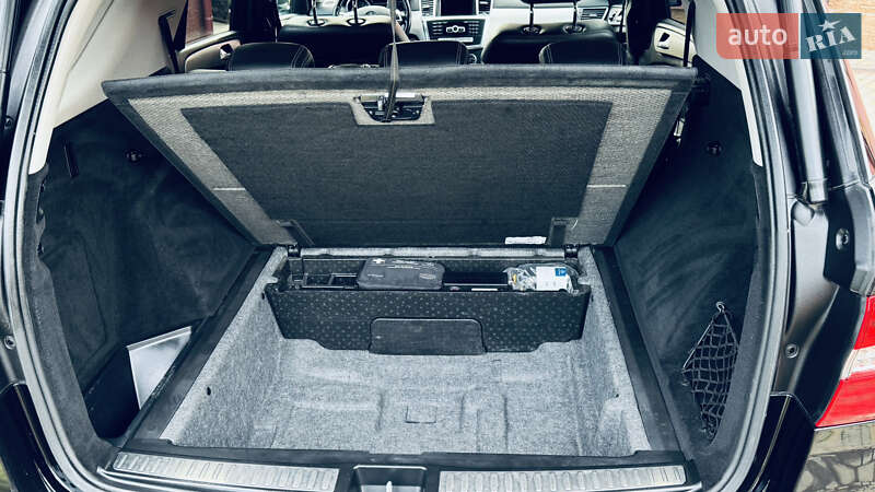 Внедорожник / Кроссовер Mercedes-Benz M-Class 2012 в Сваляве