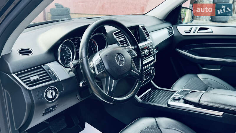 Внедорожник / Кроссовер Mercedes-Benz M-Class 2012 в Сваляве