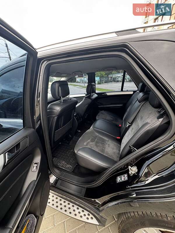 Позашляховик / Кросовер Mercedes-Benz M-Class 2011 в Черкасах