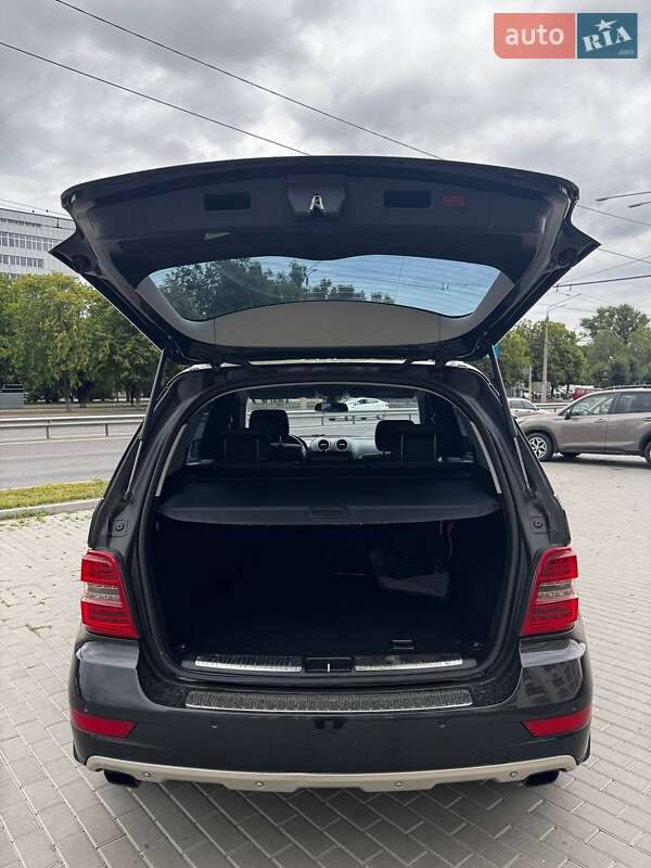 Позашляховик / Кросовер Mercedes-Benz M-Class 2011 в Черкасах