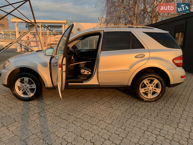 Внедорожник / Кроссовер Mercedes-Benz M-Class 2008 в Черновцах