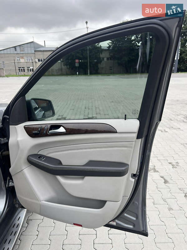 Внедорожник / Кроссовер Mercedes-Benz M-Class 2012 в Нововолынске