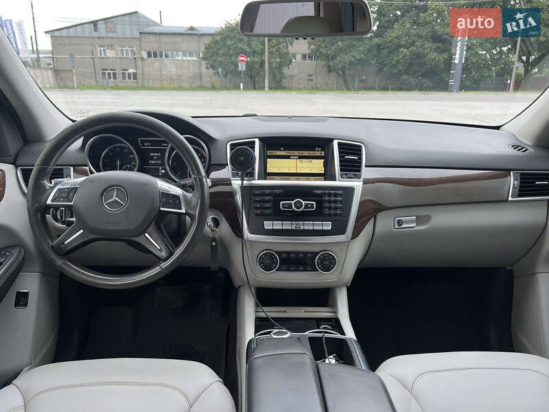 Внедорожник / Кроссовер Mercedes-Benz M-Class 2012 в Нововолынске