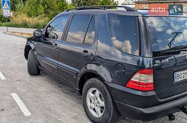 Позашляховик / Кросовер Mercedes-Benz M-Class 2000 в 