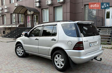 Позашляховик / Кросовер Mercedes-Benz M-Class 2001 в 