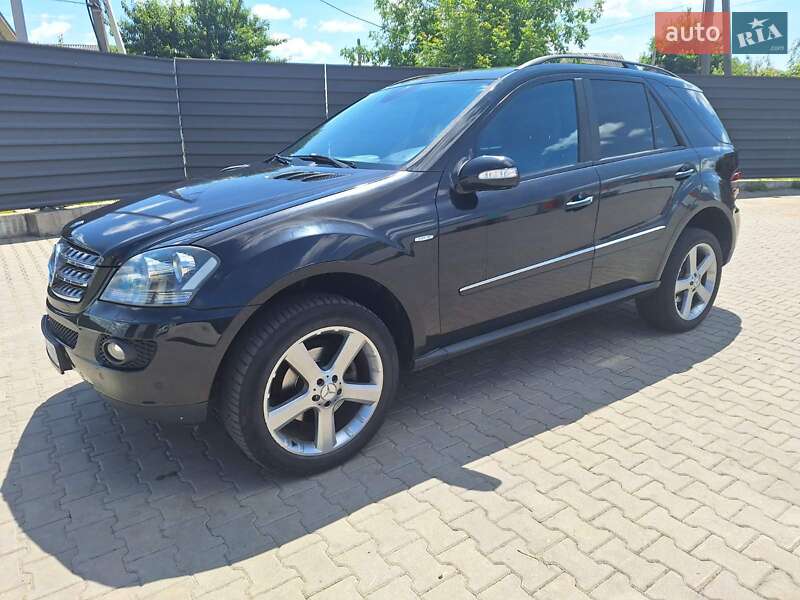 Позашляховик / Кросовер Mercedes-Benz M-Class 2008 в Нововолинську