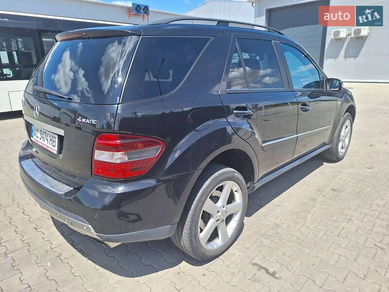 Позашляховик / Кросовер Mercedes-Benz M-Class 2008 в Нововолинську