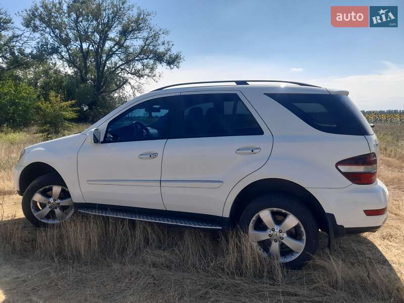 Позашляховик / Кросовер Mercedes-Benz M-Class 2008 в Кривому Розі