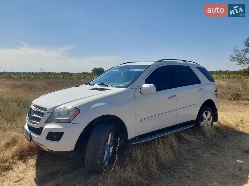 Позашляховик / Кросовер Mercedes-Benz M-Class 2008 в Кривому Розі