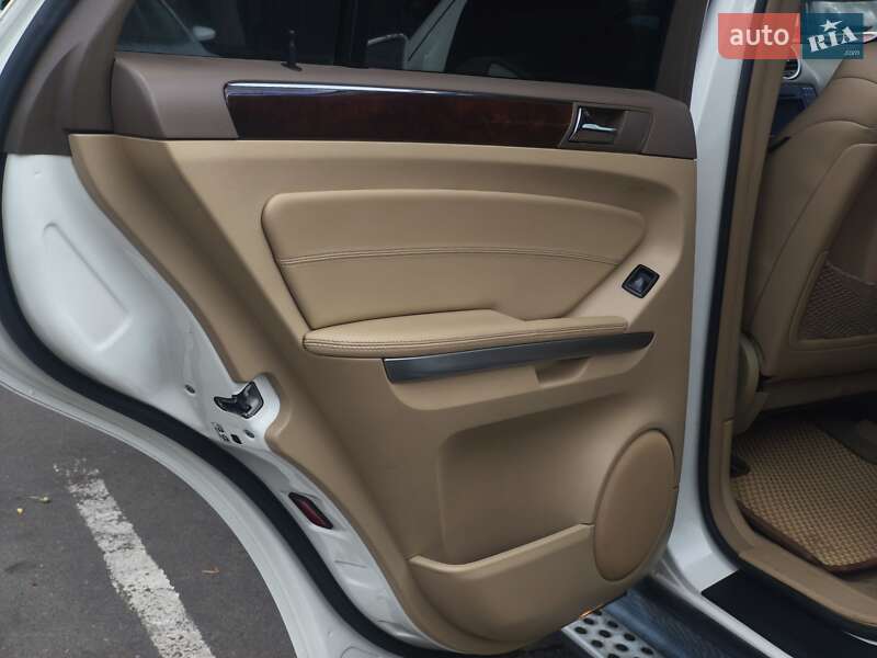Позашляховик / Кросовер Mercedes-Benz M-Class 2010 в Броварах