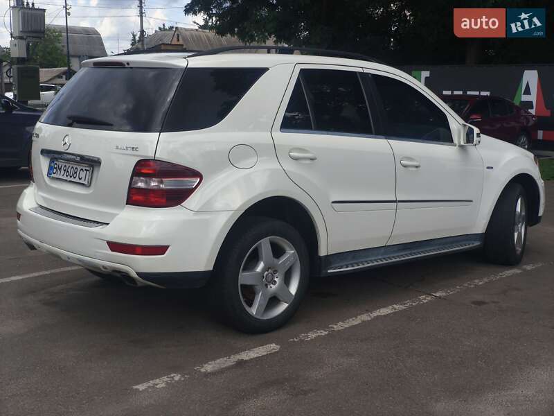 Позашляховик / Кросовер Mercedes-Benz M-Class 2010 в Броварах