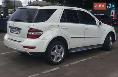 Внедорожник / Кроссовер Mercedes-Benz M-Class 2010 в 