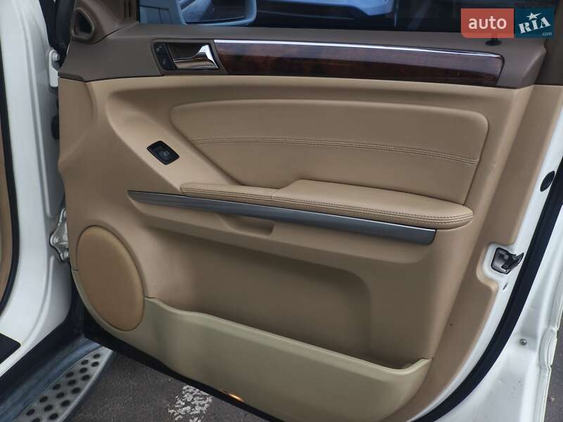 Позашляховик / Кросовер Mercedes-Benz M-Class 2010 в Броварах