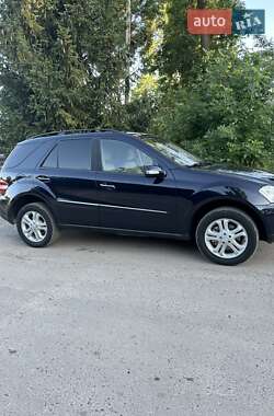 Внедорожник / Кроссовер Mercedes-Benz M-Class 2006 в 